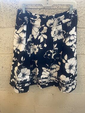 White House Black Market Black & White Floral A-Line Skirt